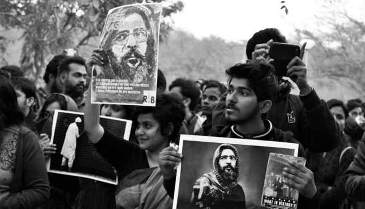 JNU row:  AAP govt files complaint against 3 channels for airing 'doctored videos'  