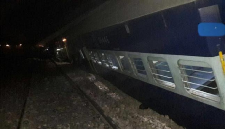 8 coaches of Delhi-Faizabad Express derailed in UP's Hapur 