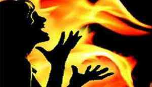 Shocking! 18-year-old set on fire by taxi driver for rejecting his advances, dies; mother suffers heart attack