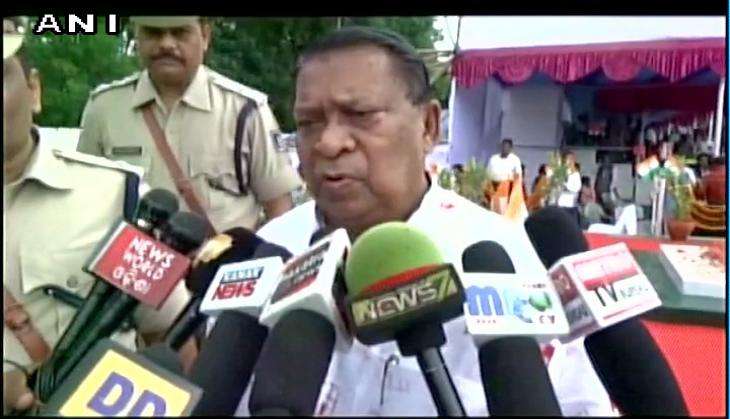 Security officer ties Odisha minister's sandals in public; minister cites VIP status 