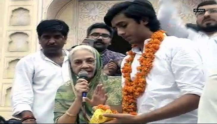 Battle Royale: Jaipur 'royal family' takes to streets to protest civic body action  