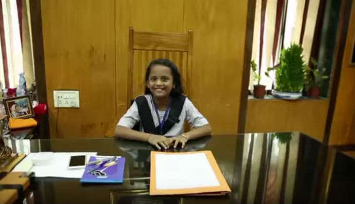 When little Ria swapped positions with a senior inspector for a day. Watch! 