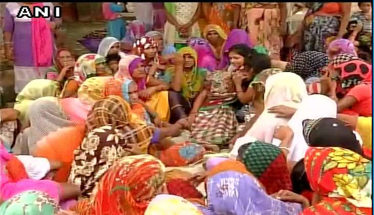 Uttar Pradesh: Villagers refuse to cremate body of Akhlaq murder accused; demand probe 