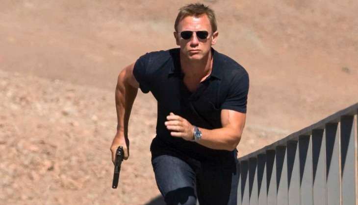 Daniel Craig cannot seem to make up his mind about playing James Bond 