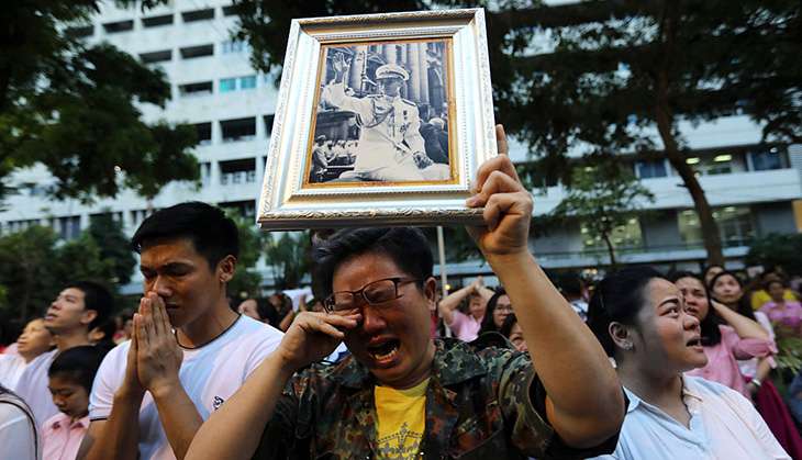 Thailand declares one-year mourning period over death of King Bhumibol Adulyadej 