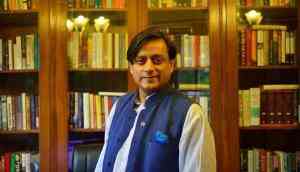 US website gives ‘pranayama’ a Western name, Shashi Tharoor schools them in Tharoorian style; Tweeple goes berserk!