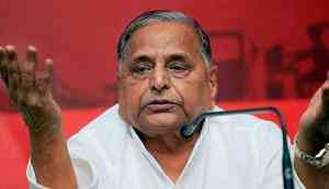 Mulayam slams Akhilesh over Bua-Babua alliance; says, ‘party ko apne log khatam kar rahe hai’
