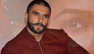 Big shock to Ranveer Singh! this close person of Padmaavat actor passed away