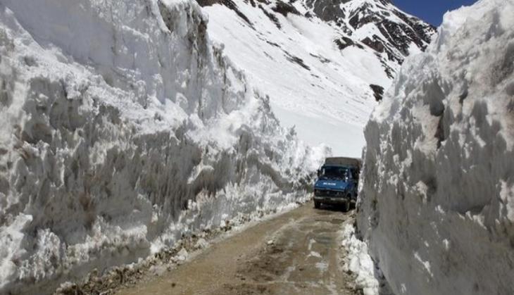 Leh-Srinagar highway re-opens for traffic today | Catch News