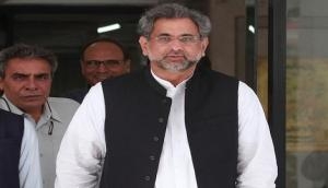 Abbasi arrives in Karachi on maiden trip as Pak PM