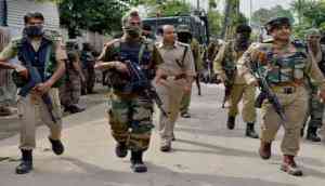 100 additional companies of Paramilitary forces airlifted to Srinagar amid major crackdown in J&K