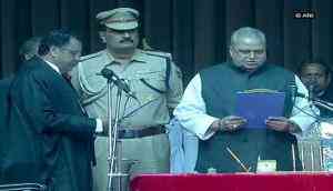 Jammu and Kashmir: Governor Satya Pal Malik favors fresh election in the valley amid the civic body polls results