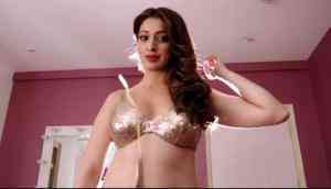 Julie 2 poster