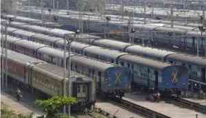 Railway Recruitment 2018: Have you applied for Group C, D posts? Only 4 days left for bumper vacancies