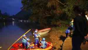 Watch Video: 17 dead after 2 dragon boats capsize in southern China