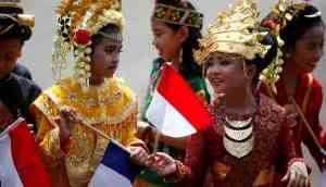 Photo of Indonesia teen couple trying to tie the knot went viral, government moves towards banning child marriage