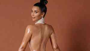 ‪Jean Paul Gaultier accuses Kim Kardashian for copying his Classique perfume bottle