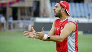 IPL 2018: The legends of their times who now need to retire, urgently!