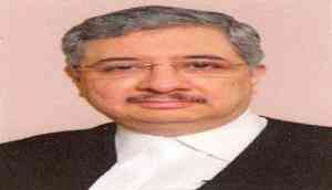 Real life Jolly LLB 2: Bombay High Court Judge set records by working whole night to dispose the pending matters