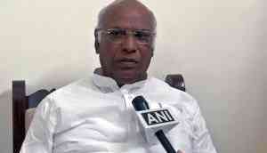 CBI vs CBI: Congress leader Mallikarjun Kharge files plea in SC seeking to quash Centre's order, to send CBI director on leave