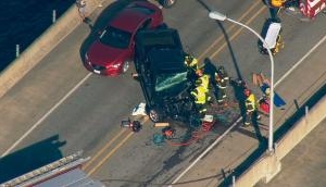 One dead, six injured as vehicle crash on Hood Canal Bridge