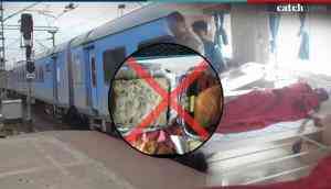 Puri-Howrah Shatabdi Express : At least 40 passengers fall ill after eating breakfast in the train