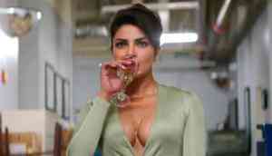 Quantico star Priyanka Chopra's fitness trainers are way hotter than she is, see pics