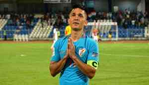 Watch Video: A spectator threw tricolour flag on Sunil Chhetri for autograph, skipper got annoyed