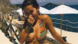 Rita Ora goes topless as her boyfriend Andrew Watt admires her breast during Tuscany vacation 