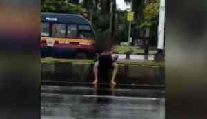 Mumbai couple viral video
