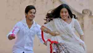 Title song of Dhadak starring Janhvi Kapoor and Ishaan Khatter out, feel the romance in Marwari style, see video