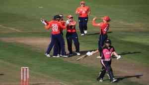 Women T20 Tri-Series: This England's wicket-keeper Sara Taylor recreates MS Dhoni moment, see video