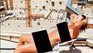 Belgian model Marisa Papen posed naked in front of Jerusalem's sacred wailing wall