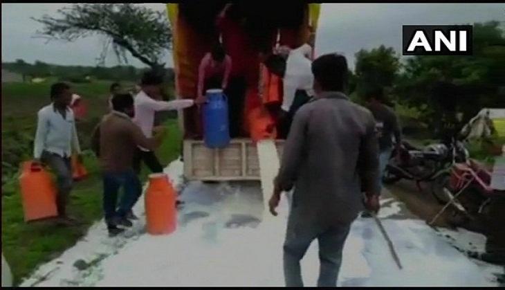 Milk spilled on roads as mark of protest demanding price hike | Catch News