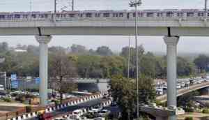 Delhi: Shocking! 38-year-old man hangs self from busy Dhaula Kuan flyover's grill; cops probe reason behind the death