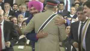 Navjot Singh Siddhu's slogan for 2019 'bure din jane wale hain, Rahul Gandhi aane wale hain' says, 'Punjab CM is like my father;' see video