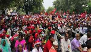 Talks with Maharashtra government inconclusive, farmers to continue march in Mumbai