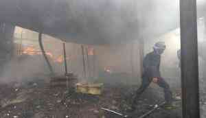  Mumbai: Massive fire breaks out in godowns at Acchar Gali in Mumbra in Thane; fire extinguishing operation underway