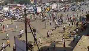 Gujarat: UP, MP and Bihar people thrashed out of the houses in the middle of the night; share horrifying ordeal