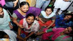 Amritsar Train Accident: Survivors, dead's ornaments, wallets and mobile phones robbed off after Amritsar train mishap