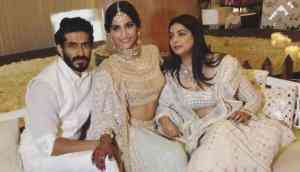 Sonam Kapoor, Rhea Kapoor and Harshvardhan Kapoor to come together on 'Koffee with Karan 6?'