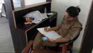 Uttar Pradesh: Salute! Mother cop in Jhansi brings her 6-month-old baby at work; win hearts after picture goes viral