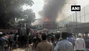 Mumbai Fire: Level-3 fire breaks out in a slum at Lalmati opposite Bandra Fire Station; 9 fire tenders rushed