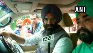 Watch: Scuffle breaks out between Akali Dal MLA Manjinder Singh and 1984 riots case convict in Delhi's Patiala House Court
