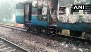 Harayana: Fire breaks out in front of Kalka Howrah Express train coach near Kurukshetra; passengers suffer breathing difficulties