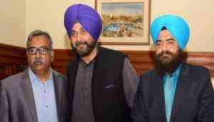 Navjot Singh Sidhu's pic with pro-Khalistan activist triggers fresh controversy; BJP calls him 'Pakistan agent'