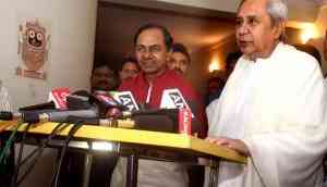 Lok Sabha 2019: Telangana CM KCR meets Mamata Banerjee, Naveen Patnaik in hope to stitch alliance for Federal front