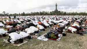 No Namaz in public space as UP police issues notice to firms in Noida