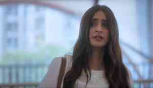 VIDEO: Revisit the most loved 90s song 'Ek Ladki Ko Dekha Toh Aisa Laga' from Sonam Kapoor and Anil Kapoor's film