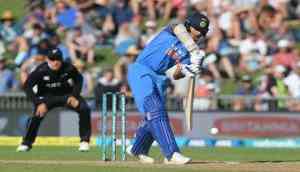 NZvIND: Shikhar Dhawan and Kuldeep Yadav helped India dominate the first ODI against the Kiwis